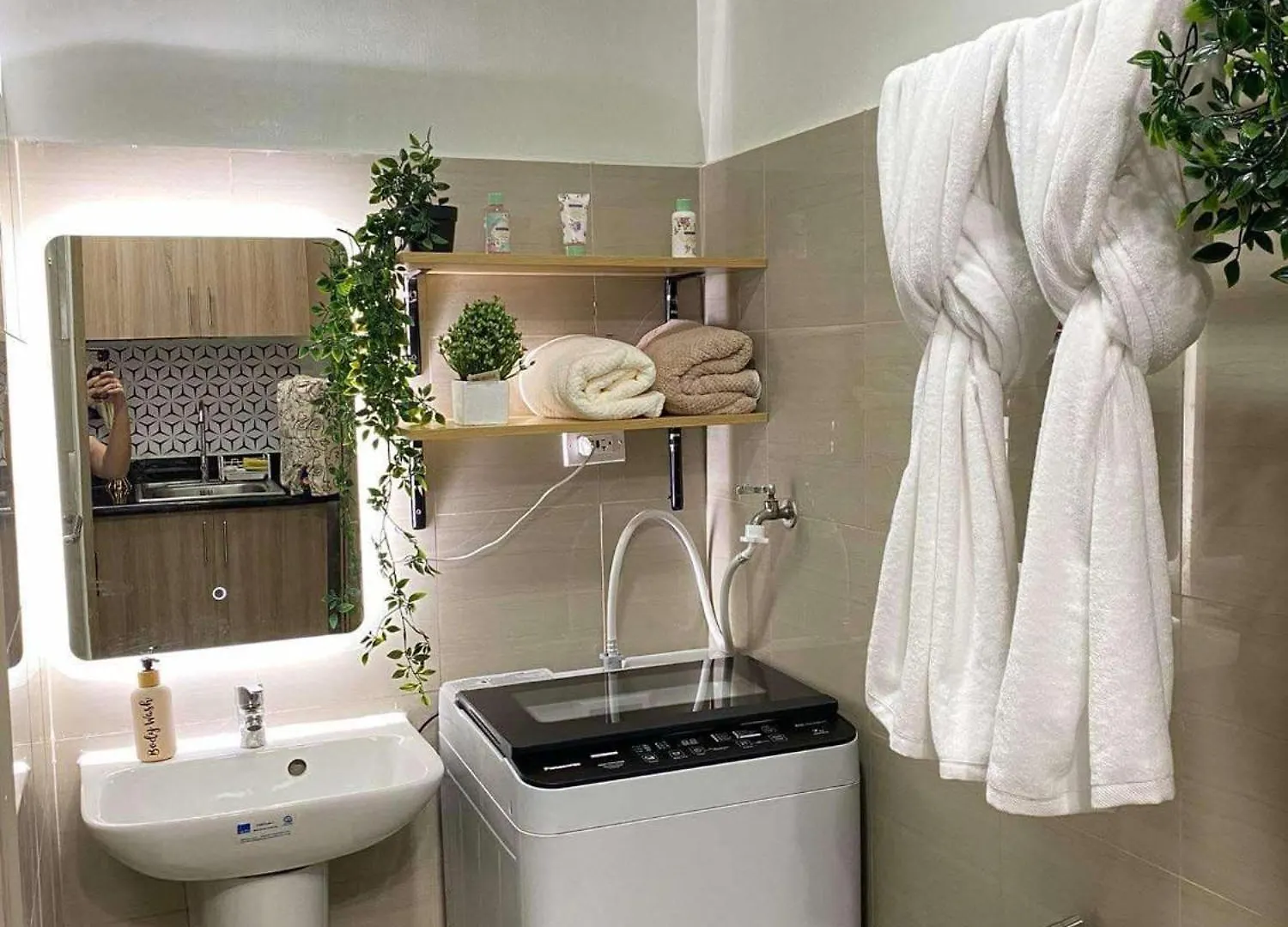 Condo In Moa Arena Near Smx, Airport Wi-Fi Netflix Manila